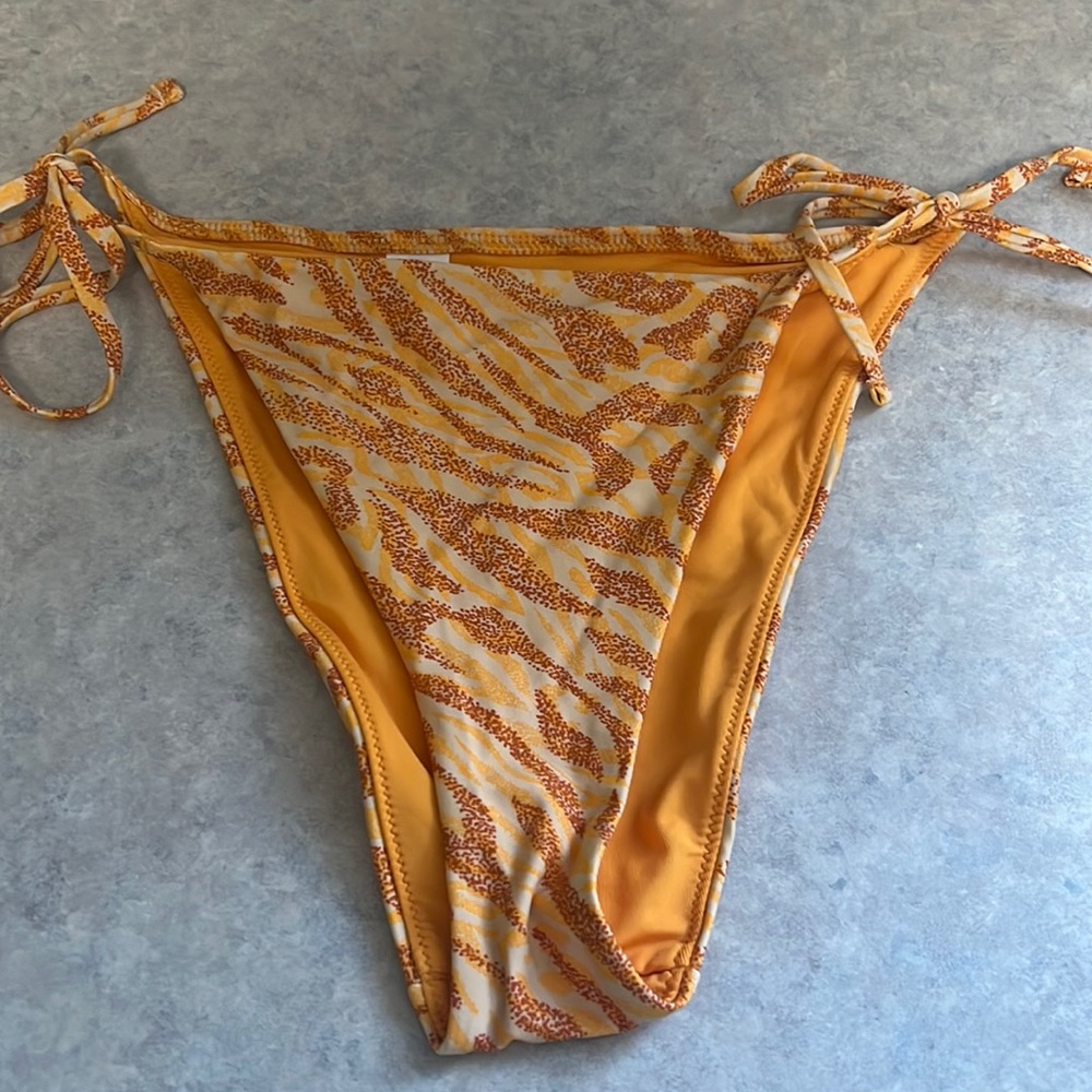 NWOT * Aerie Orange Swimsuit Bottom Size Medium